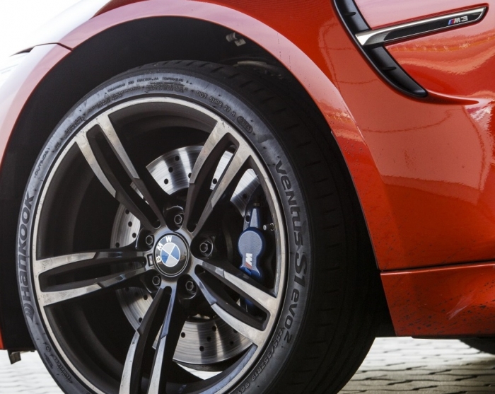 한국타이어는 글로벌 프리미엄 완성차 모델에 신차용 타이어를 공급하며 축적한 최고 수준의 초고성능 타이어 기술력을 바탕으로 'BMW 드라이빙 센터'에서 소비자들이 체험할 역동적인 드라이빙을 수준 높게 완성할 예정이다. 사진=한국타이어 제공