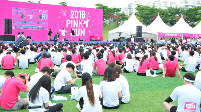 상무시민공원에서 개최된 2018 핑크런 광주대회 모습