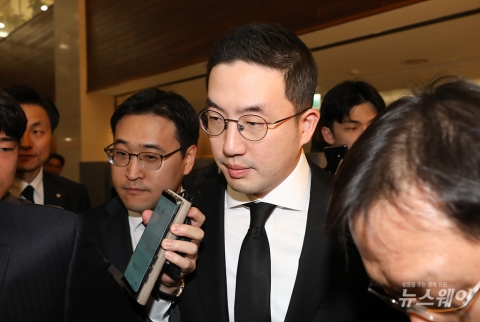 구광모 LG 회장 “재계 원로 분이라 조문 왔다”