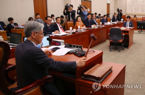 이미선 청문보고서 채택 불발···與野 이견에 법사위 파행