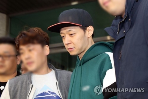 박유천 마약 양성 반응···팬들, 퇴출 촉구 성명 발표
