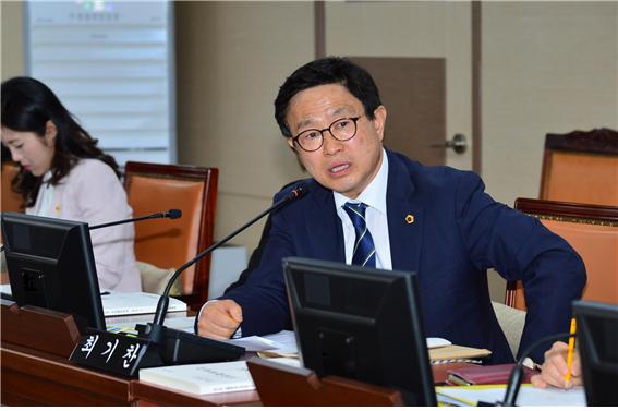 서울시의회 최기찬 의원 “시교육청, 사교육비 감소 정책 제시해야”