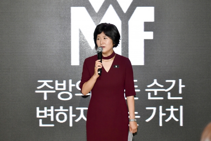 팽경인 그룹세브코리아 대표가 30일 서울 종로구 효자로에 위치한 아름지기에서 WFM 국내 시장 진출 기자간담회에서 WMF에 대해 소개하고 있다. 사진=그룹세브코리아 제공