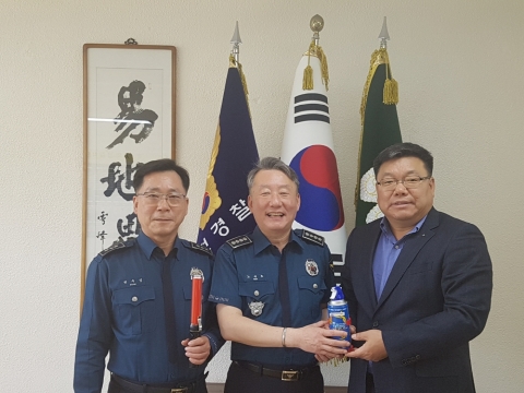 손해보험협회 서부본부, 전남 순천署에 ‘교통안전물품’ 전달