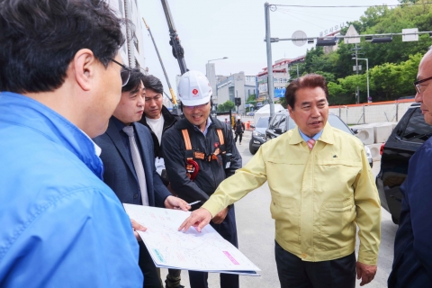 백군기 용인시장, 성복동 롯데몰 피해복구 및 교통대책  점검