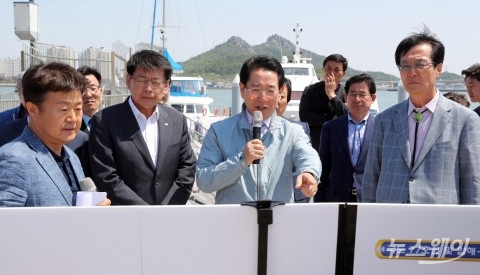 김영록 지사, 국도77호선 압해~화원 연결구간 점검