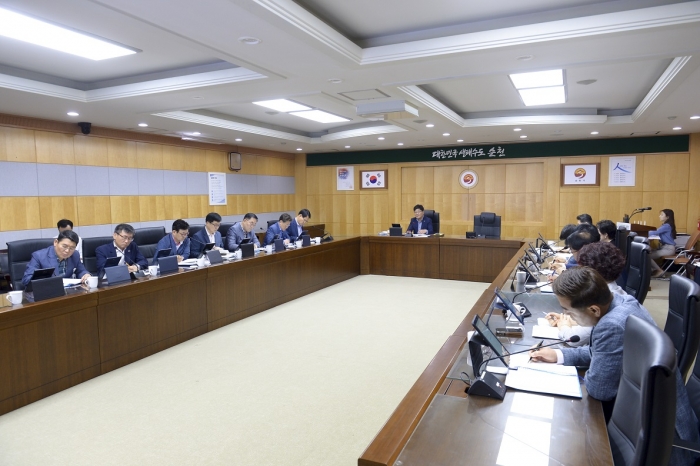 순천시가 20일 김병주 부시장 주관으로 부서별 ‘폭염대비 보고회’를 개최하고 있다.