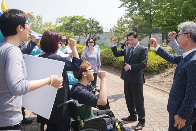  김상돈 의왕시장, 장애인 체육대회 참가 선수단 격려