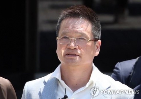 ‘별장 성접대 의혹’ 윤중천, 징역 5년6개월 확정···성범죄는 무죄