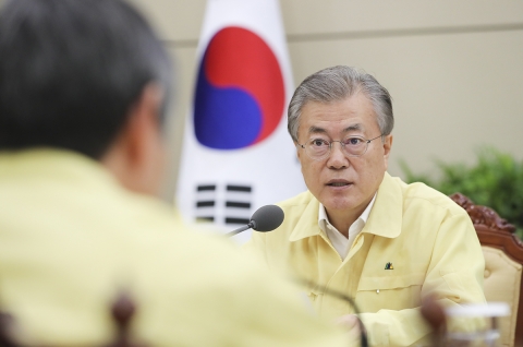 문 대통령 “헝가리 유람선 침몰, 속도 중요···해군구조대 급파”