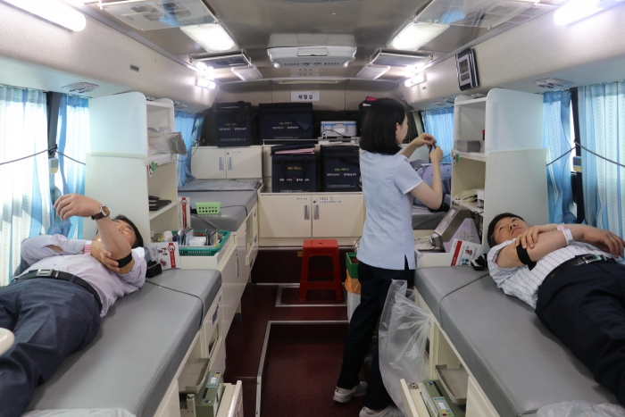 LX국토정보공사 광주전남본부, ‘세계 헌혈자의 날’ 맞아 헌혈 활동 모습