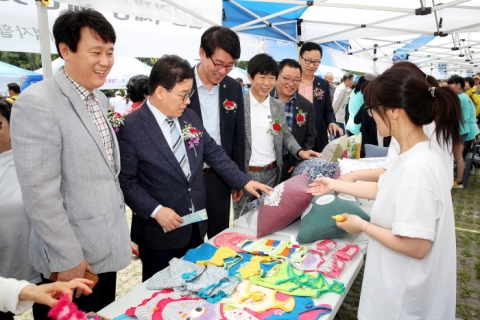 인천시의회 문복위, 인천자활한마당 행사 관계자 격려