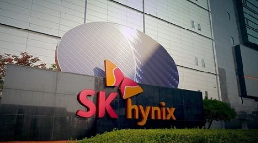 SK하이닉스, 3분기 영업이익 93% 급감···글로벌 수요 부진 영향 기사의 사진