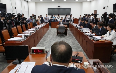 패스트트랙 지정 후 처음 열린 사개특위···한국·바른미래 불참