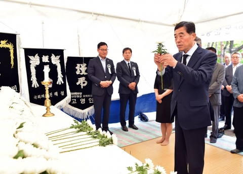 윤화섭 안산시장, 직원들과 ‘고(故) 이희호 여사’ 합동 조문