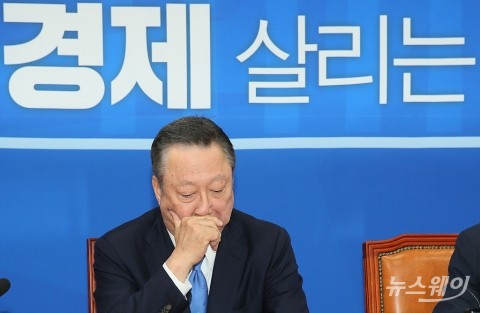 박용만 前 회장, 두산 보유 '지분 전량' 처분 추진