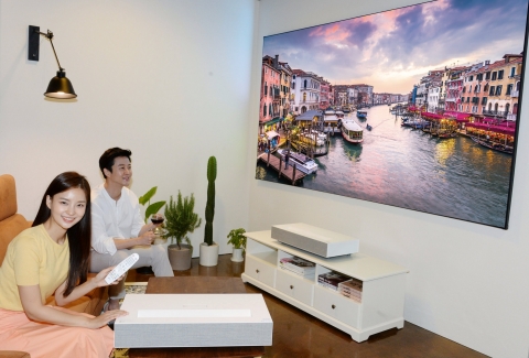 LG 시네빔 프로젝터 신제품 출시···“100인치 4K 초고화질”