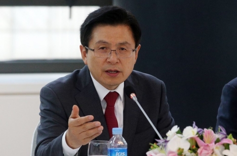 황교안, 외국인 임금 발언 논란 확대 ···한국서 얼마 받길래?
