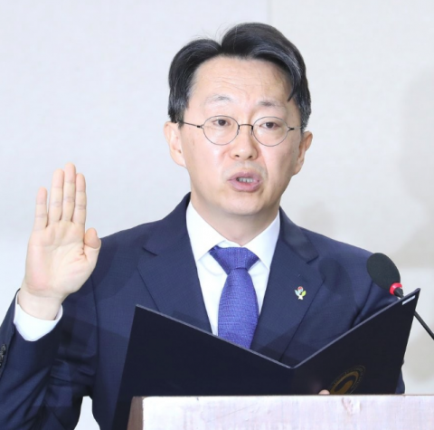 문 대통령, 김현준 국세청장 임명