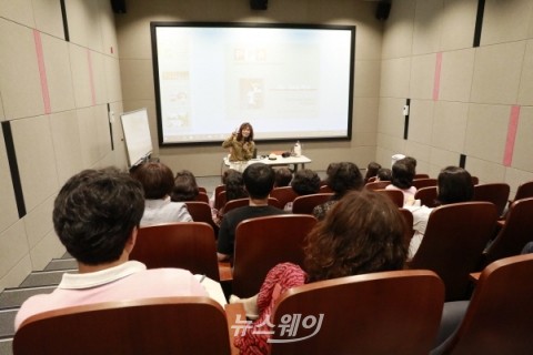 화순군, 천불천탑 사진문화관서 관내 교육청 연수 진행