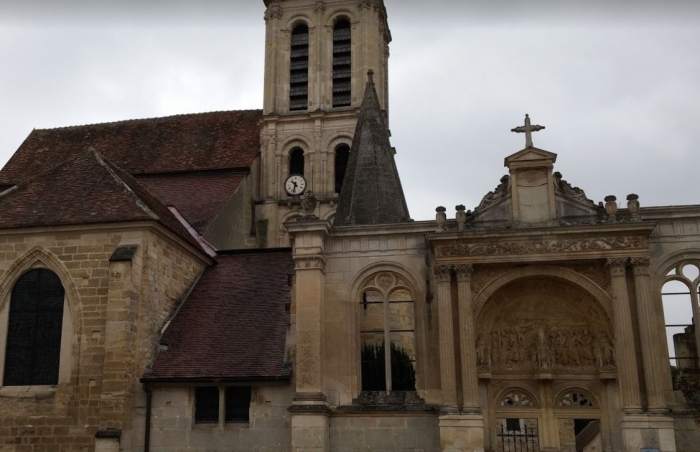프랑스 세르지 퐁트와즈 신도시에 남아 있는 카톨릭 교회 전경. 사진=구글 지도