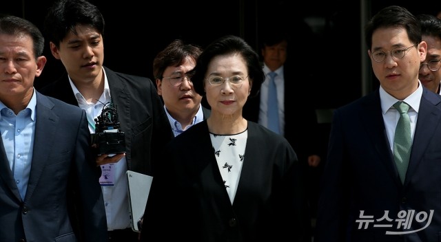 ‘폭행혐의’ 이명희 고문, 2년6개월 구형···선고공판 7월14일