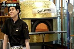 강식당2, 슈주 규현 합류해 강식당3로 변신···60cm 대형피자 선봬