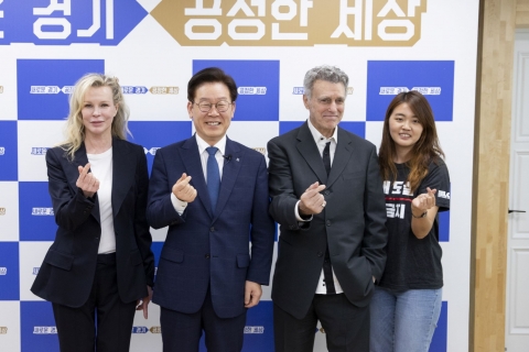 이재명 지사 만난 킴 베이싱어 “동물권 보호 위한 경기도 노력 높이 평가”