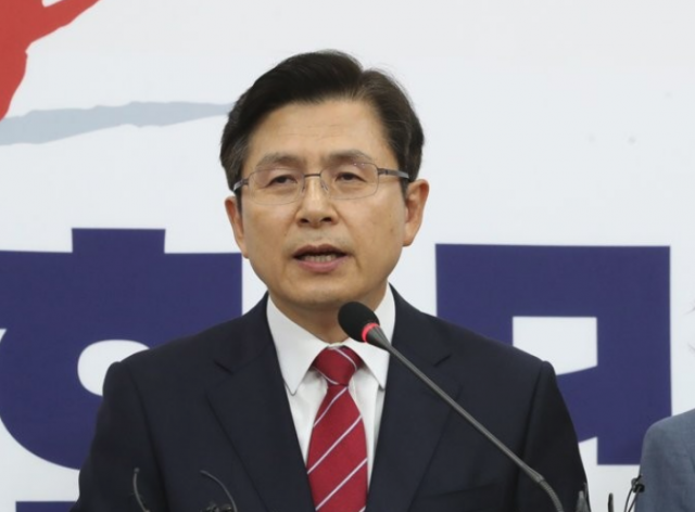 황교안, 文정부 정책 반발···24일 광화문 장외집회