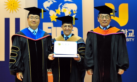 호남대, 마그리오네 FINA회장에 명예박사학위 수여