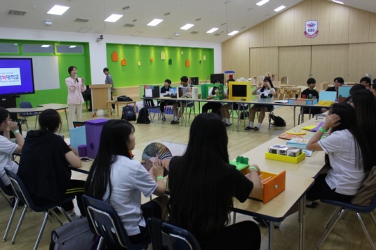11일 경복대 남양주캠퍼스에서 의정부 발곡고등학교 학생들이 진로체험 프로그램에 참여하고 있다.