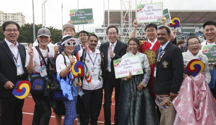 APMG(아태마스터스대회)개막식이 열리는 말레이시아 페낭 City stadium에서 2022 아-태마스터스대회 전북 유치 홍보