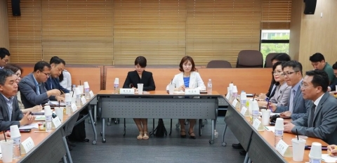 양정철, 중기연구원 ‘경청간담회’로 보폭 넓히기