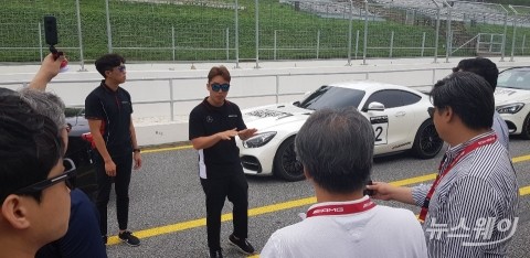 ‘100만원 교육비’ 벤츠 AMG 드라이빙 아카데미···“수료증 받으려면 체력은 기본”