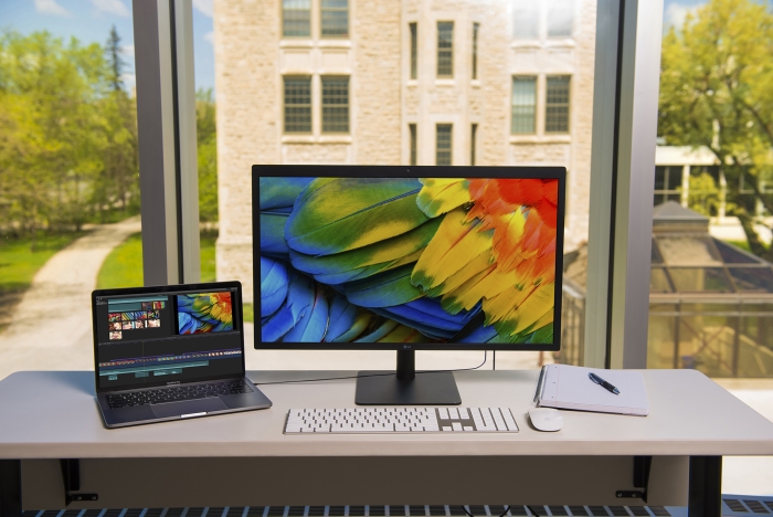 애플 ‘맥(Mac)’ 제품들과 연결성 및 호환성 뛰어난 ‘LG 울트라파인’ 5K 초고화질 모니터. 사진=LG전자 제공
