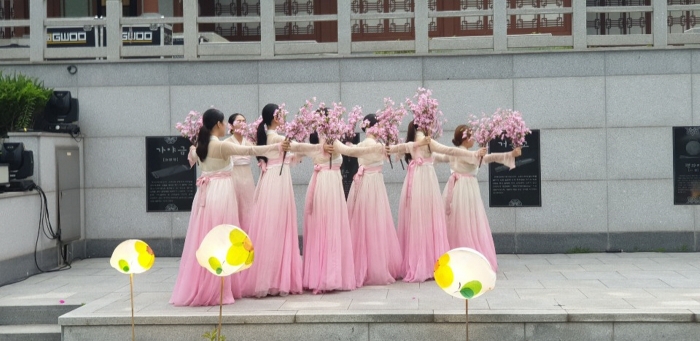 김미숙뿌리한국무용단 ‘무등산수를 그리다’ 공연 모습
