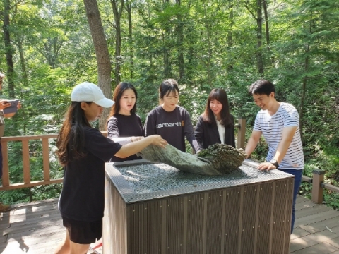 보성군 제암산자연휴양림에 전시된 달팽이 수석 ‘인기’