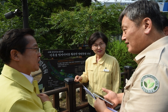 이화순 경기도 행정2부지사(중앙)