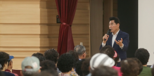 김상돈 의왕시장, 노인공익활동 사업 참여자 ‘안전 당부’ 기사의 사진