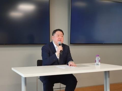 페이스북 “무임승차 아냐···상호접속고시가 문제”