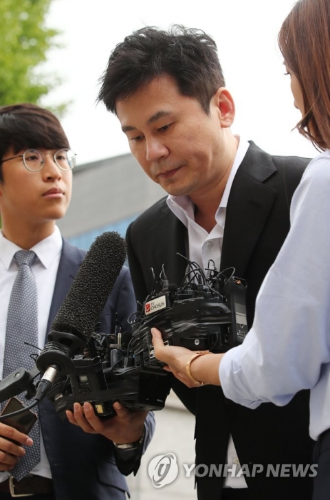‘원정도박 혐의’ 양현석, 경찰 출석···“사실관계에 대해 성실히 말하겠다”