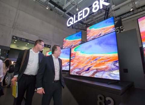 삼성, 8K 프리미엄TV 질주···빠르게 반격나선 LG