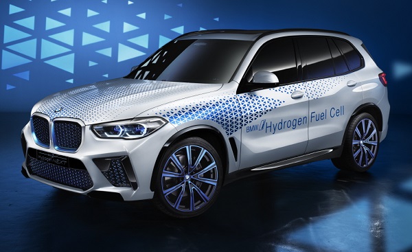 BMW i 하이드로젠 넥스트는 전기차 라인업에 수소 연료 전지 기술을 추가하며 배출가스 없는 미래 이동성에 대한 BMW의 비전을 잘 보여주는 모델이다. 사진=BMW 제공