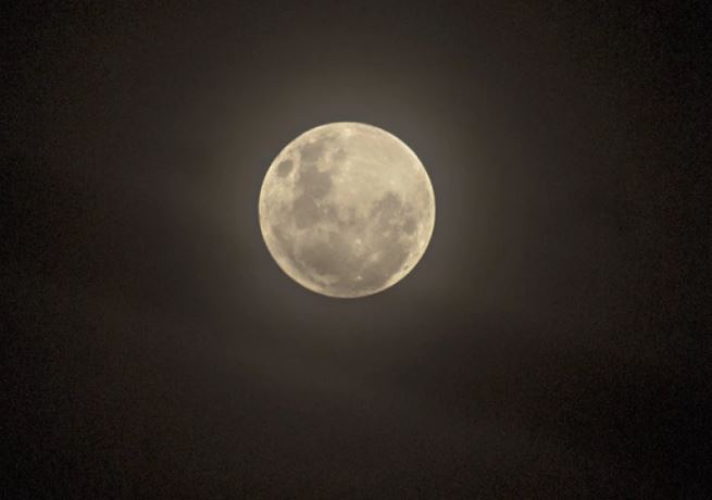  전국 맑은 가운데 ‘보름달’ 휘영청···일교차는 커 기사의 사진