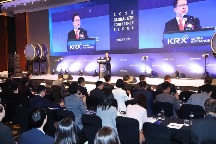 2019 글로벌 ETP 컨퍼런스 서울에 앞서 정지원 한국거래소 이사장이 개회사를 하고있다/사진=한국거래소