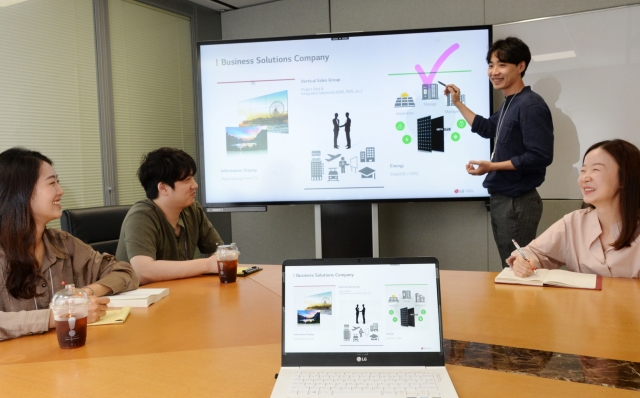 LG전자 ‘인셀 터치’ 전자칠판 출시···“스마트폰처럼 필기”