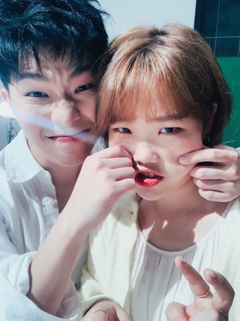 악동뮤지션 이찬혁-이수현, 음원차트 1위···“차트 보고 팀악뮤 오열 중”