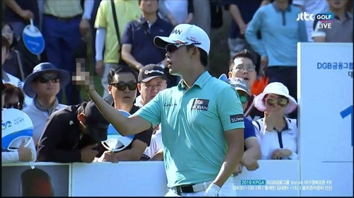 갤러리에 항의하는 김비오. 사진=JTBC 골프 중계 화면 캡처