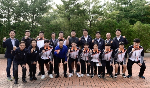 도성훈 인천교육감, 전국체육대회 인천시 고등부 역도 대표 선수들 응원