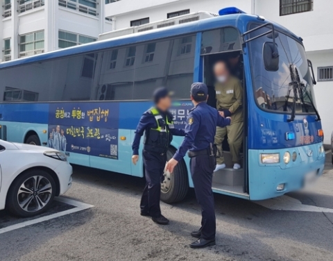 ‘빚투’ 마이크로닷 부모 사기 혐의로 징역 3년·1년 선고